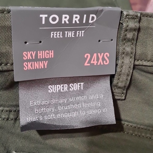 Torrid Sky High Skinny Jeans Size 24XS NWT - Picture 8 of 8